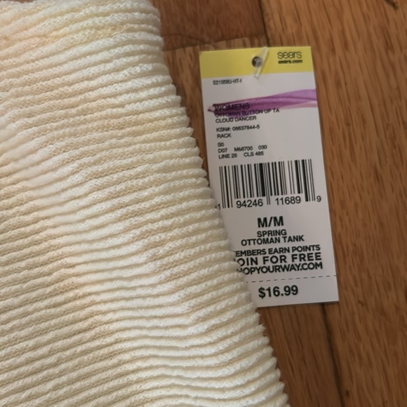 NWT blouse with buttons and tie front - Picture 4 of 5